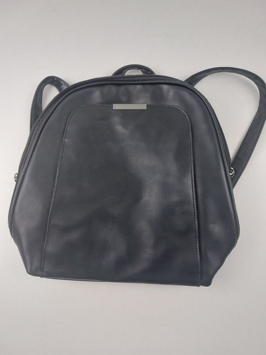 Mochila preta senhora