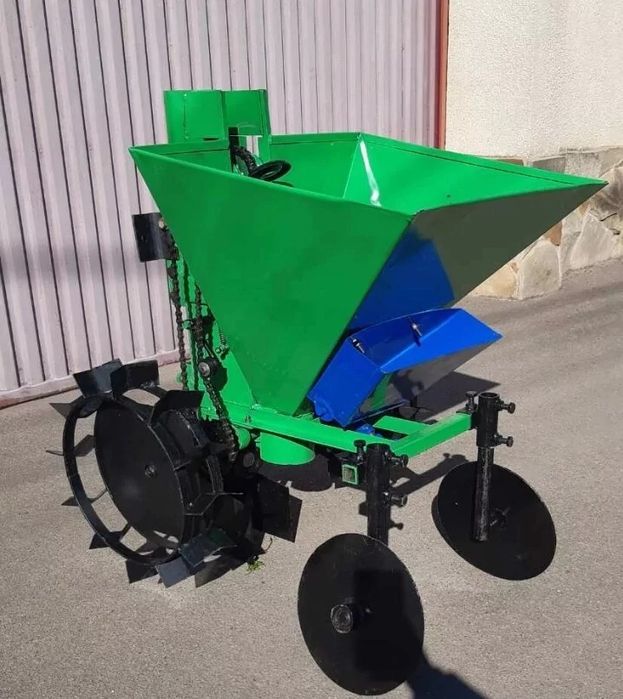 Картоплесаджанка однорядна до мотоблока8