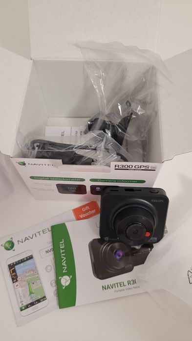 Kamera samochodowa Navitel R300 GPS - NOWA