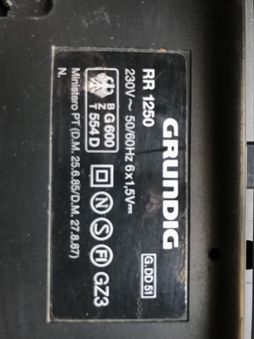 Rádio e gravador e leitor de cassetes