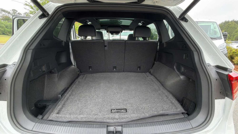 Volkswagen Tiguan SEL R-Line 4Motion      2024