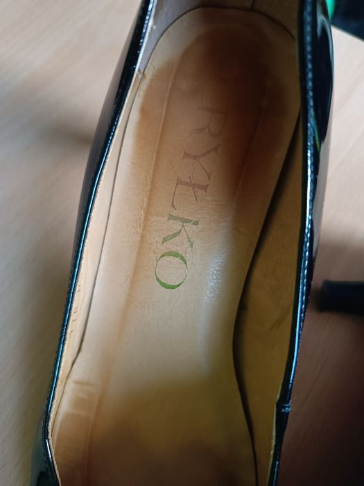Ryłko buty na obcasie 39(25cm)