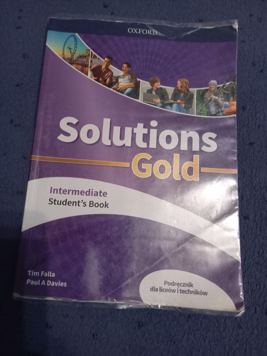Solutions Gold Intermediate Student's Book