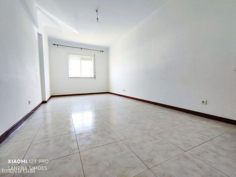 T2 em Corroios, pronto a habitar por 950€