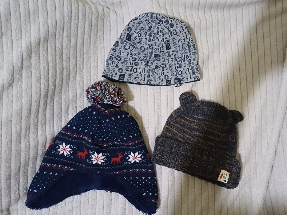 Шапка 3штуки осінь-зима на 5-6 років