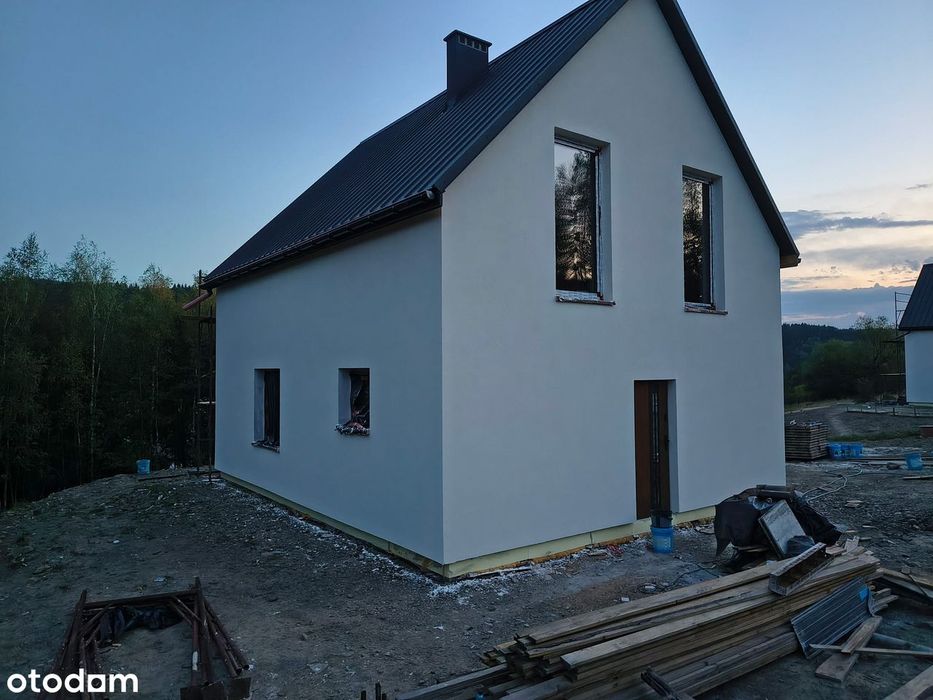 Dom jednorodzinny w stanie surowym zamkniętym