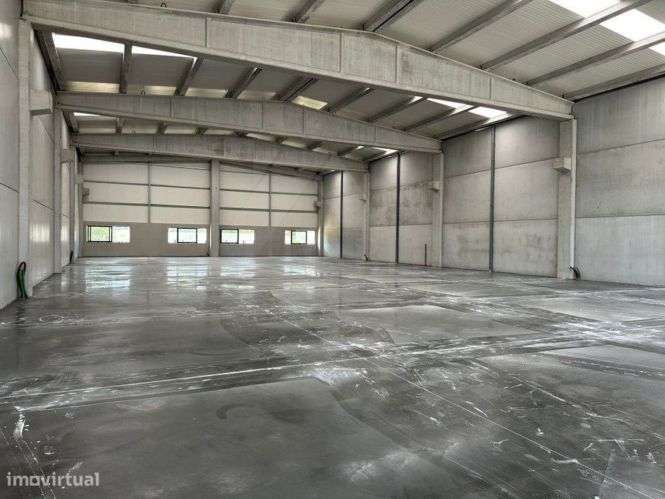 Armazém com 800m2