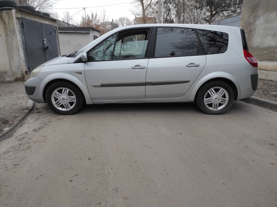 Рено Гранд Сценик 7 мест