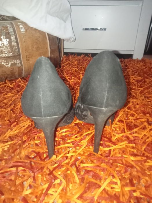 Sapatos pretos renda