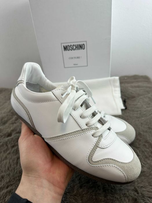 Buty damskie białe skórzane trampki Moschino Tennis 41