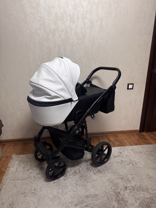 Продам дитячу коляску adamex mobi air