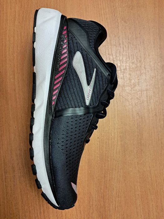 Детские Кроссовки Brooks оригинал размер 38.5
