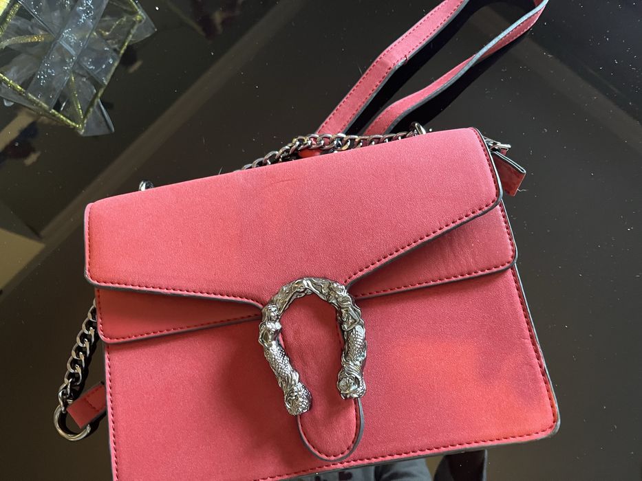 Mala de senhora espaçosa