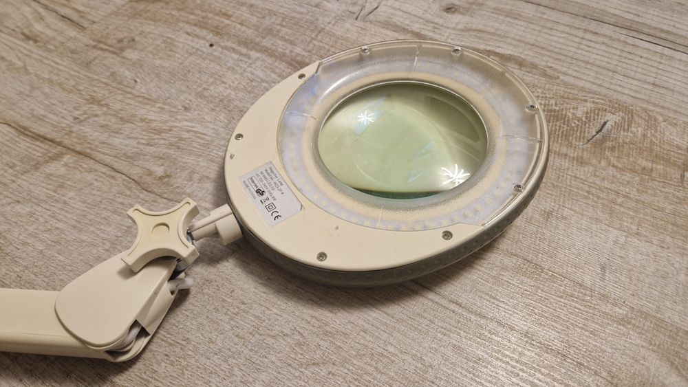 Led лампа косметологическая с линзой  8w