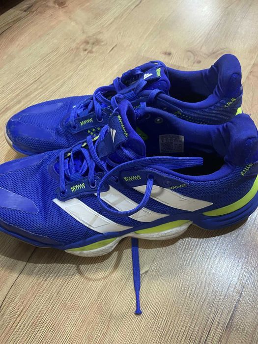 Adidas - buty halowe Stabil 16 IE1083 Niebieski