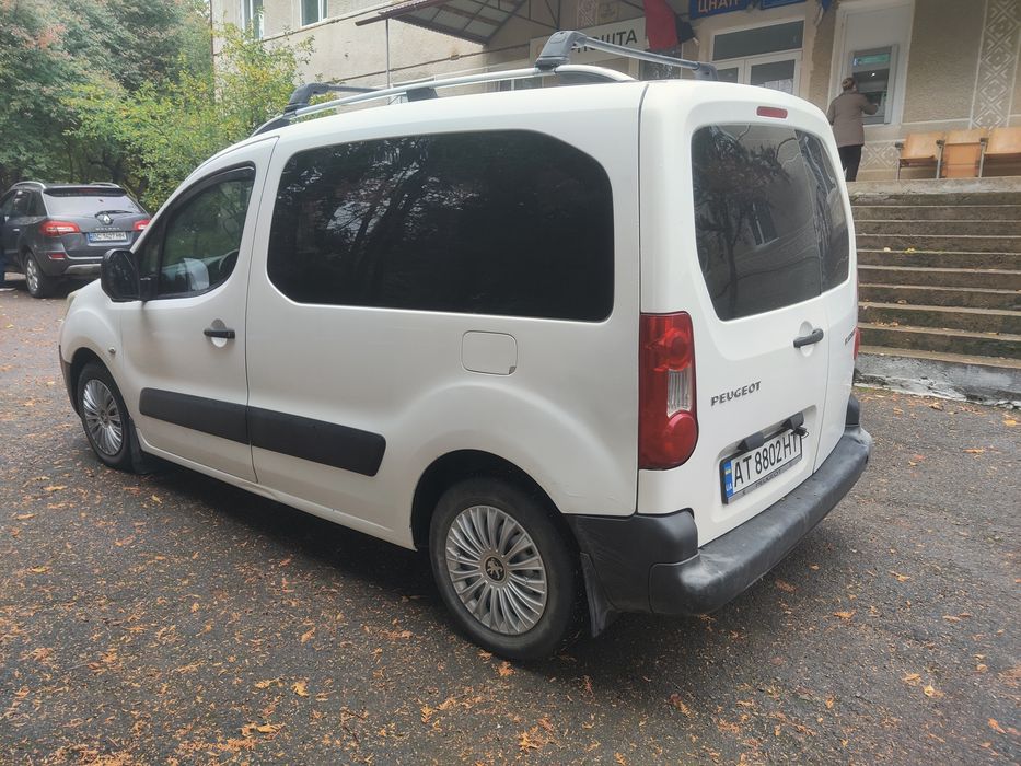 Авто Пежо Партнер Peugeot Partner 2010 рік