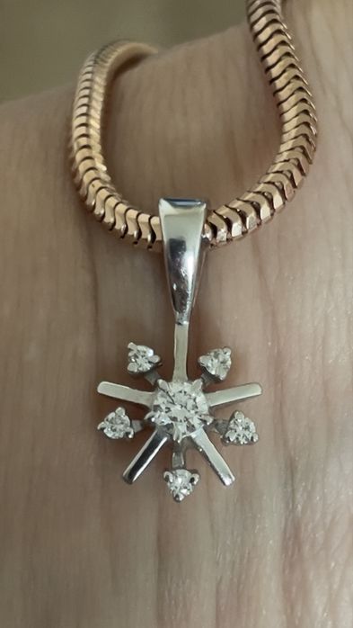 Wisiorek z złota 585° z naturalnymi diamantami 0,21 ct.