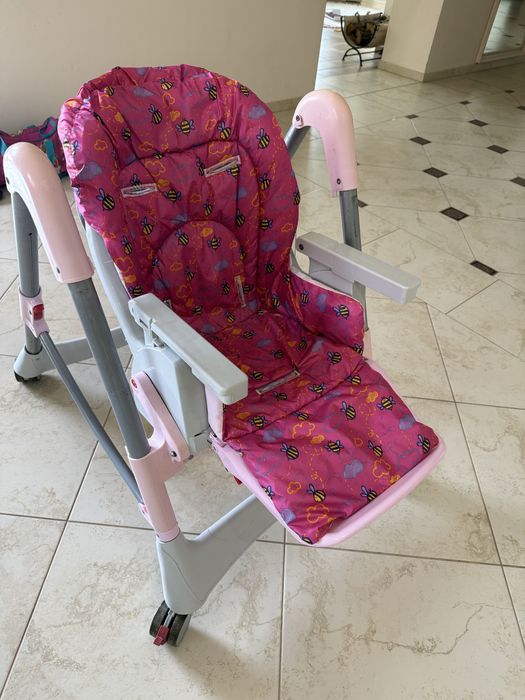 Годувальний столик