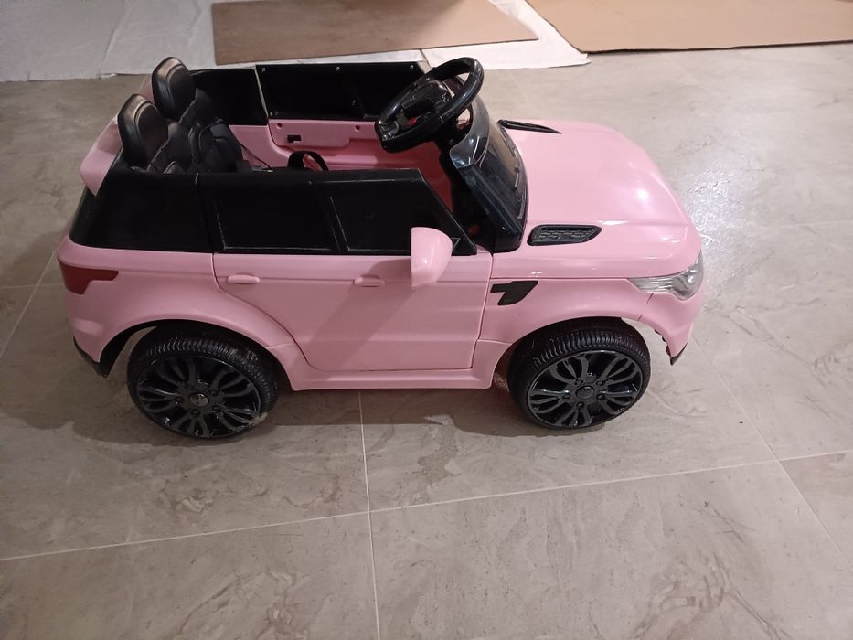 Auto dla dzieci ramiz land rover różowy