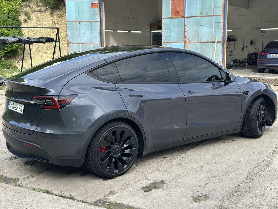 Tesla 2022 Performance 82kWh Dual Motor