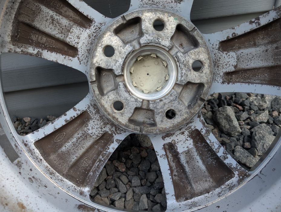 Комплект оригінальних титанових дисків Kia 5/114.3 R17 5*114.3 17 ET35