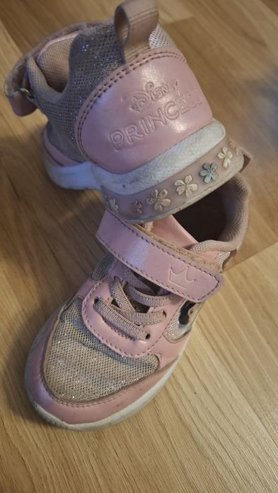 Różowe buty Princess Disney