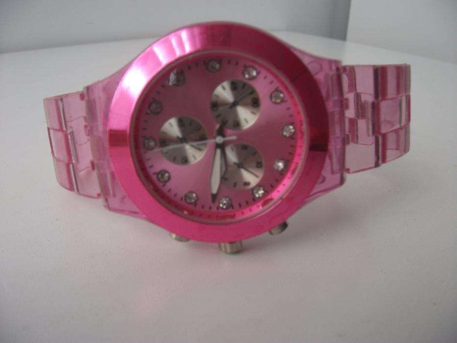 Relógio para Senhora muito bonito em rosa