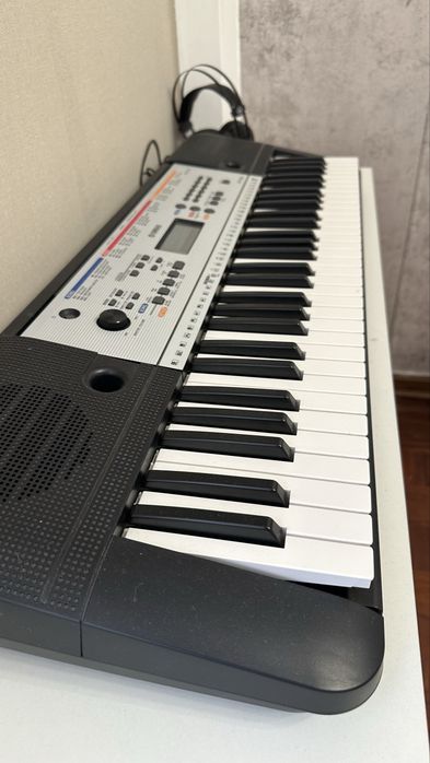Teclado yamaha YPT 260
