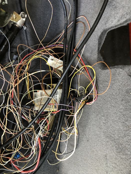 Повний комплект гідробагажника  BMW e 38.39.