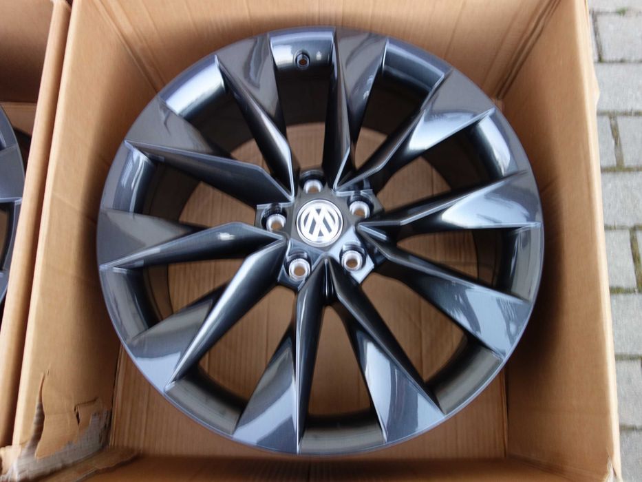 Felgi SKODA SUPERB III RS KODIAQ Enyaq KAROQ Ocatvia  19''  Nowe Oem