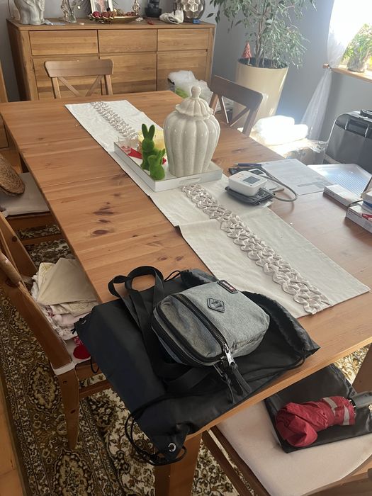 Stol IKEA do jadalni plus 6 kresel