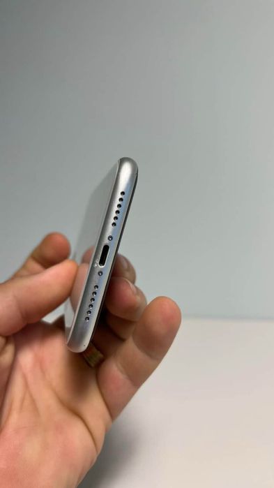 Iphone 11 , Branco de  128 gb