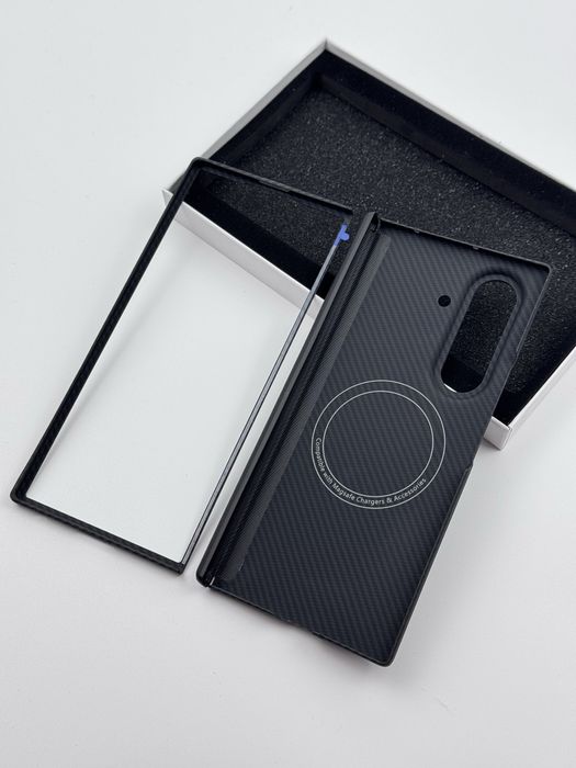 Карбоновый чехол Samsung Galaxy Z Fold 7 с боковой защитой + MagSafe