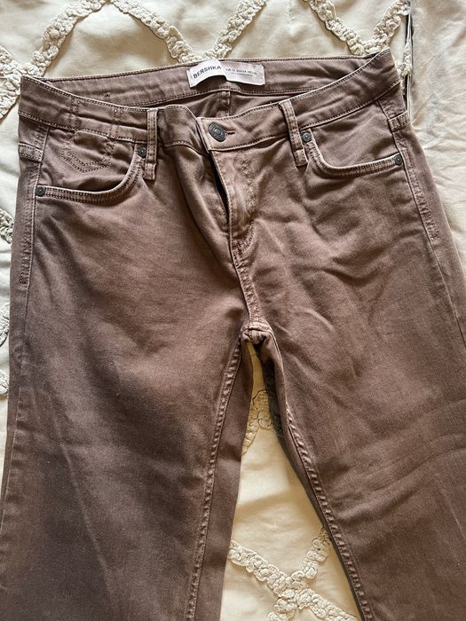 Calças castanhas de ganga Bershka 36 novas