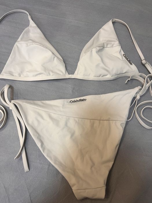 Оригінальний купальник від бренду Calvin Klein