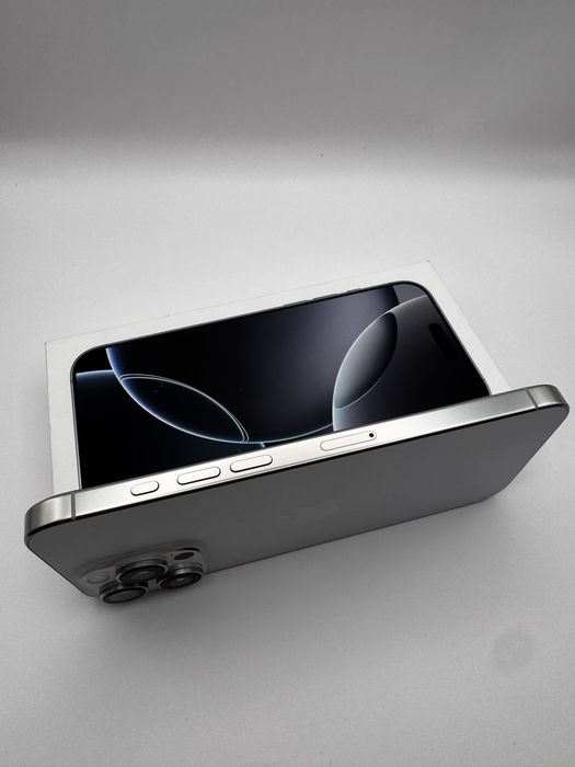iPhone 16 Pro Max 512GB White Titanium