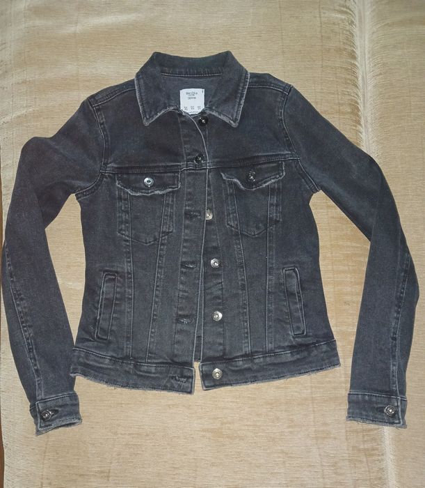 Джинсова куртка на дівчинку