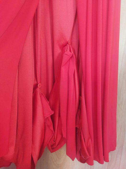 Elegancka długa czerwona sukienka z trenem roz.38-40