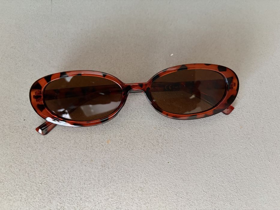 Oculos de sol variados