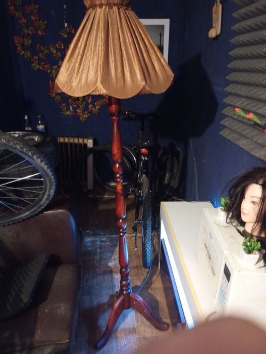 Lampa z abażurem