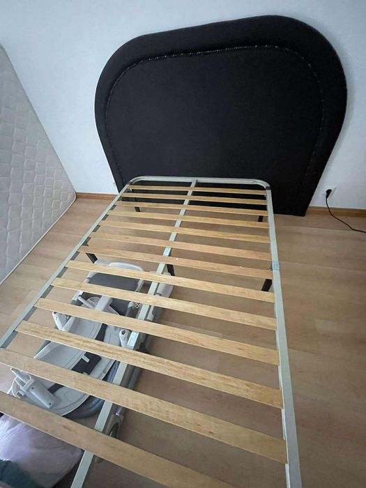 Cama com cabeceira estrado e colchao