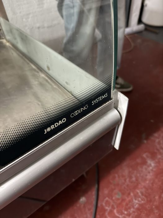 Vitrina Jordão 1m Vidro Curvo (Para Reparar ou Neutra)