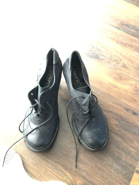 Świetne czółenka damskie Lasocki roz 37