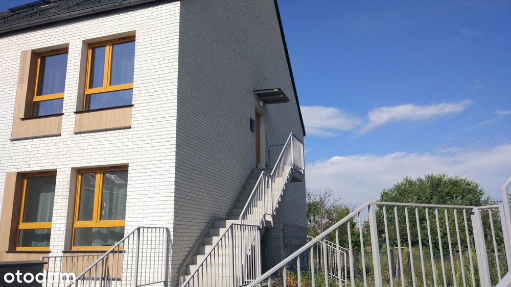 Przestronne mieszkanie z ogródkiem w Wrocławiu, Krzyki