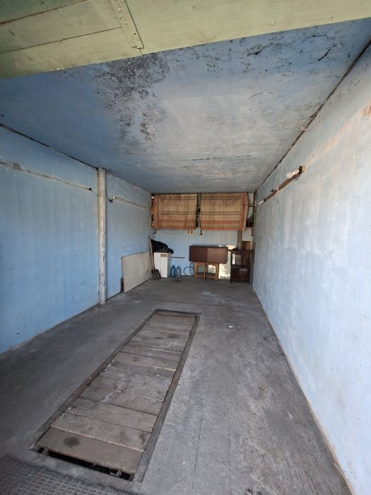 Гараж кооператив Мірний на площі Володимира Великого