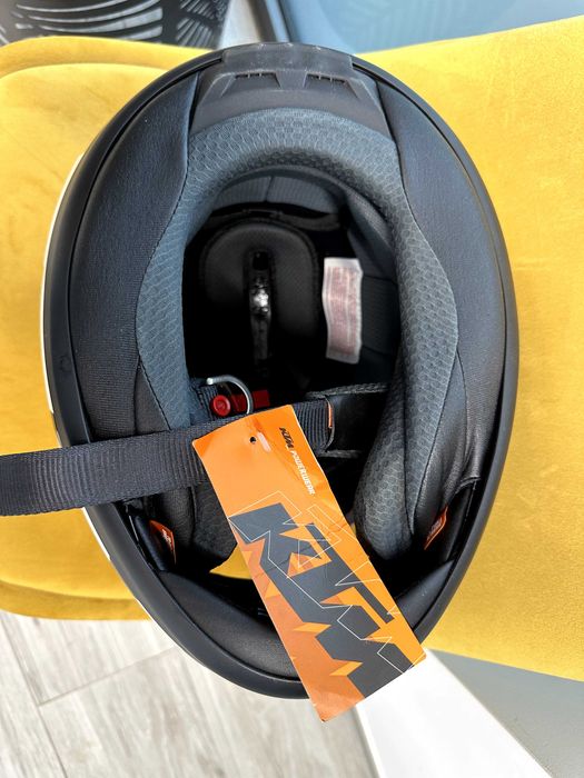 Arai RX-7 GP.  KTM