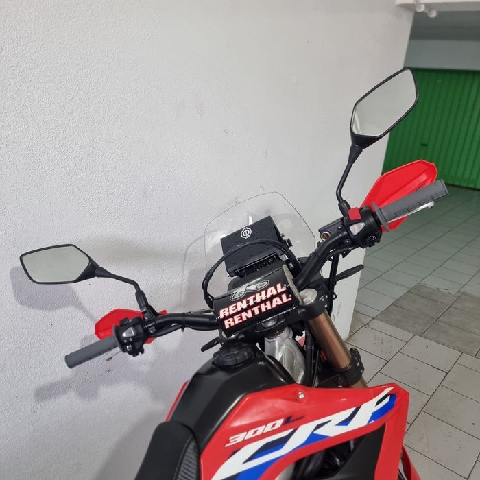Honda CRF300L com torre