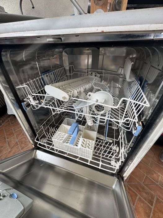 Maquina de loica whirlpool a funcionar