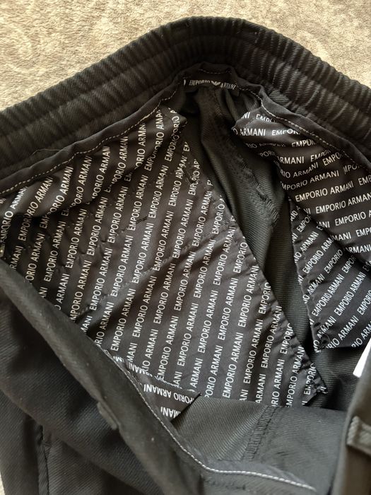 Легкі стильні брюки Emporio Armani