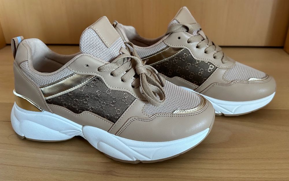 Sapatilhas Beges /Dourado Nº 39 Novas